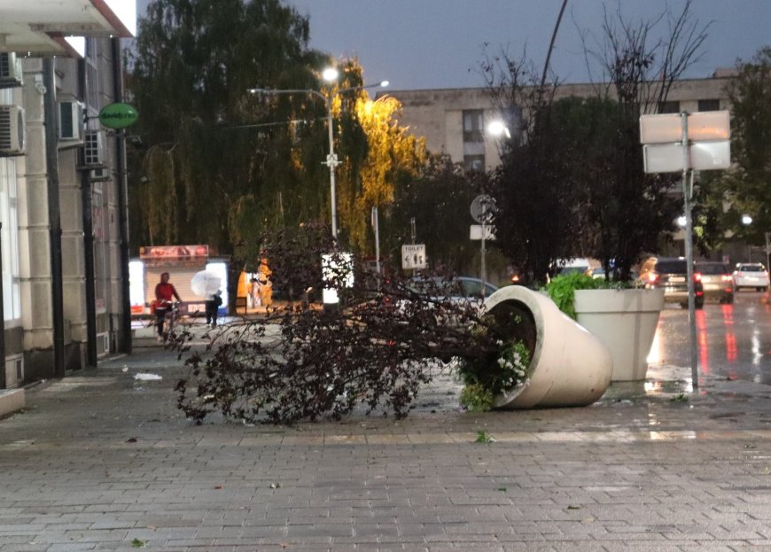 Dramatični prizori u Šapcu - oluja napravila haos